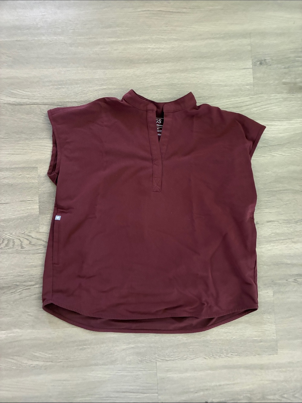 Figs Rafaela Oversized Scrub Top Walnut Women's Small Short Sleeve